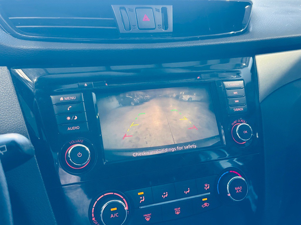 2019 Nissan Rogue Image 16