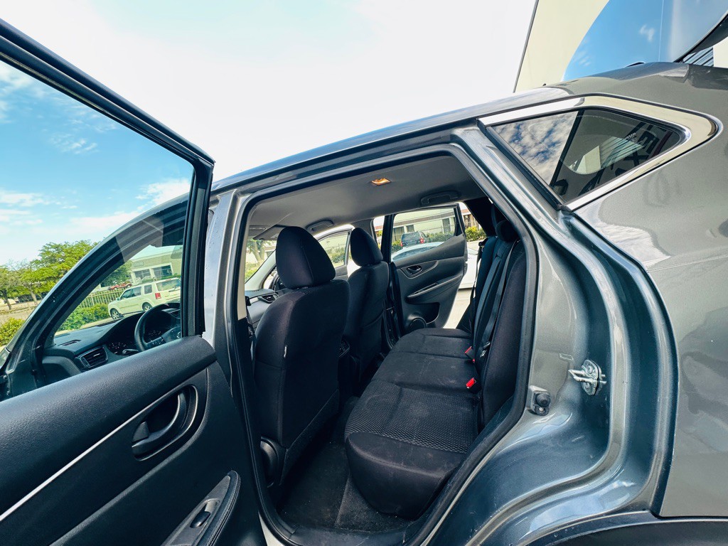 2019 Nissan Rogue Image 18