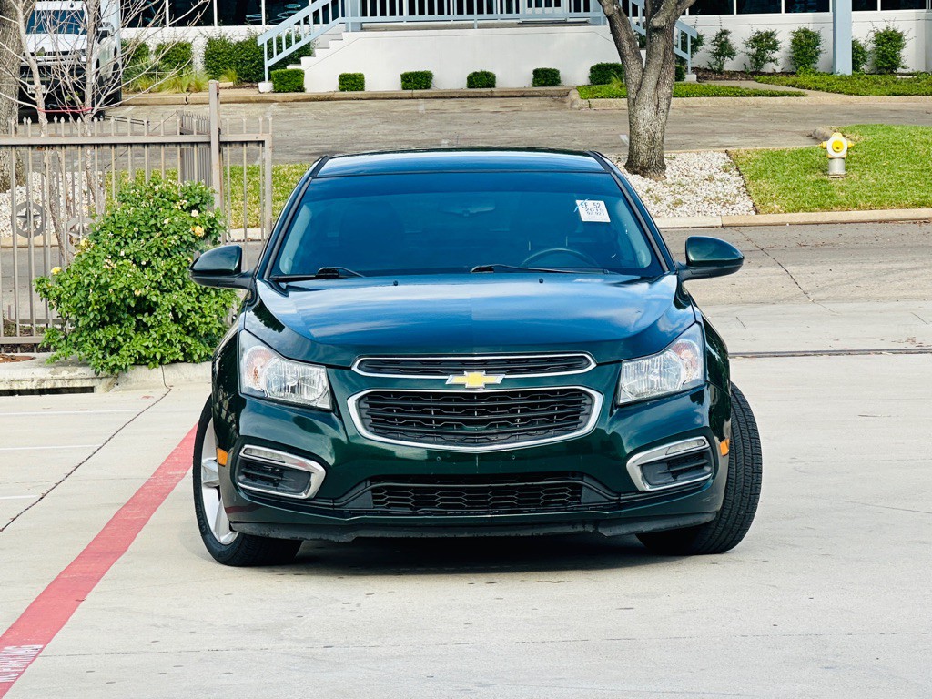 2015 Chevrolet Cruze Image 2