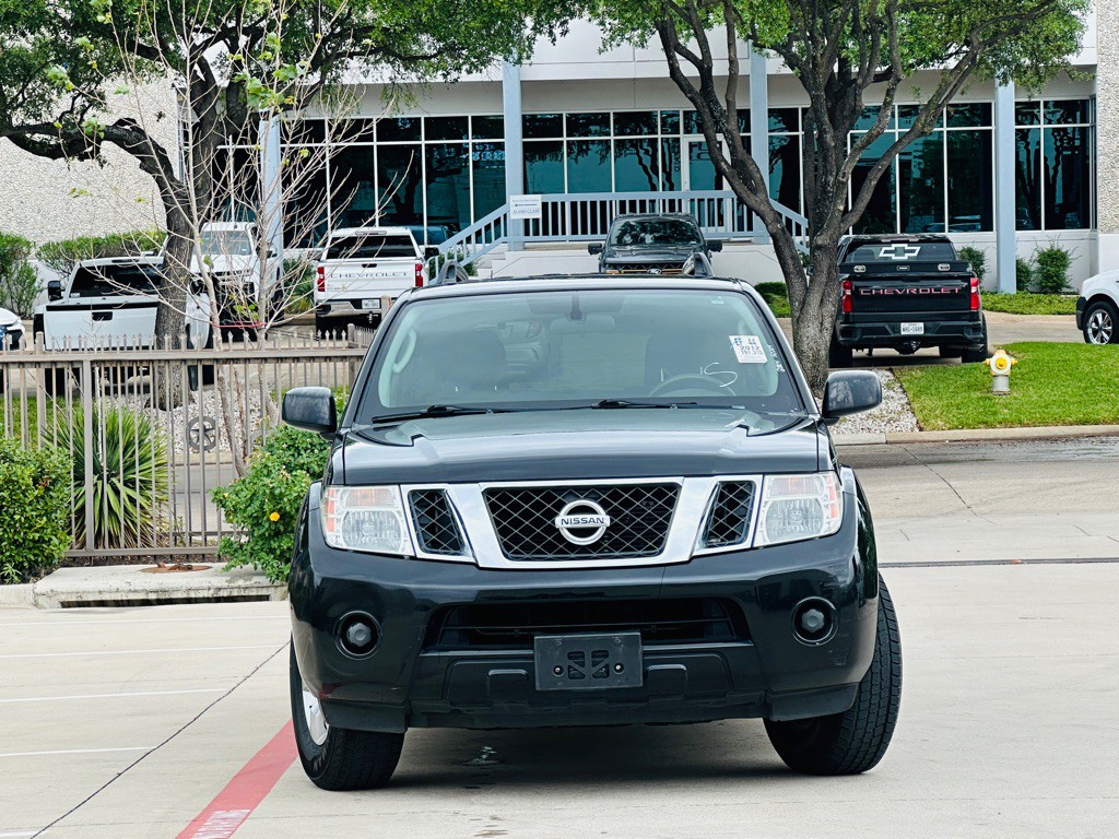 2012 Nissan Pathfinder Image 2