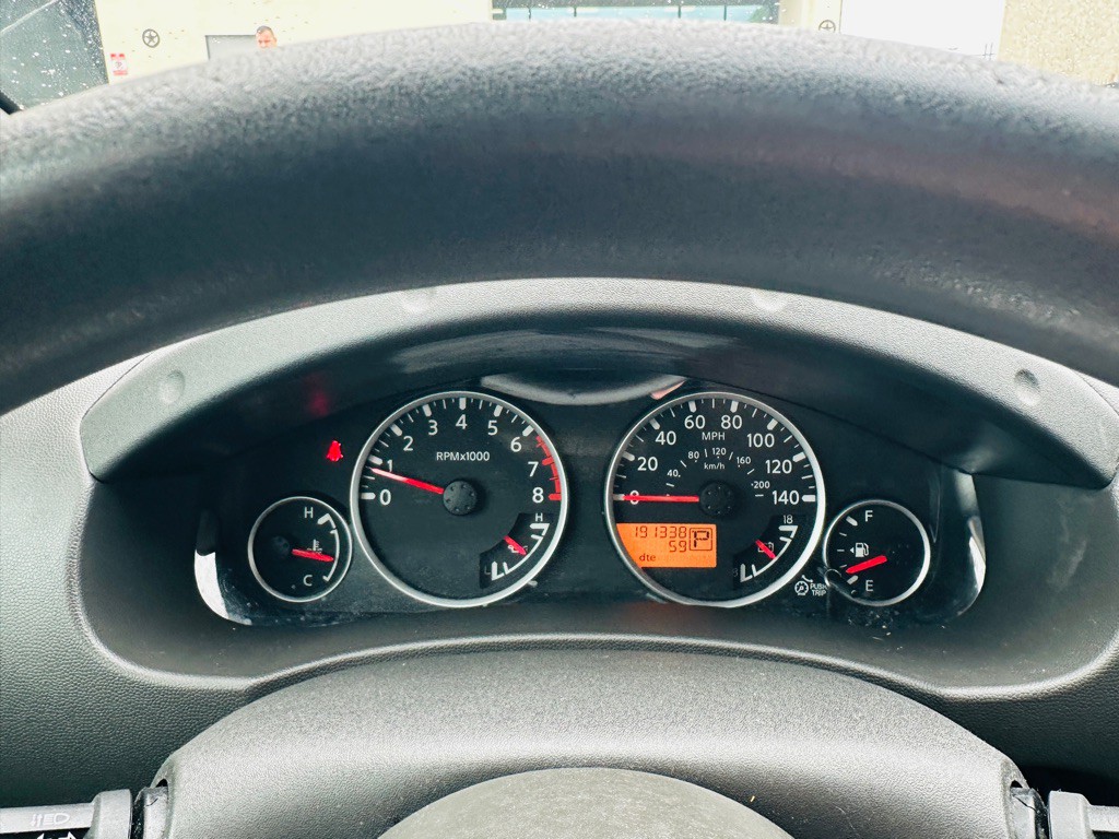 2012 Nissan Pathfinder Image 25