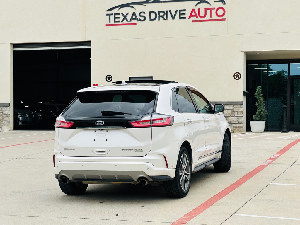 2019 Ford Edge Image 9