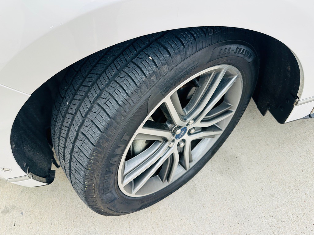 2019 Ford Edge Image 26