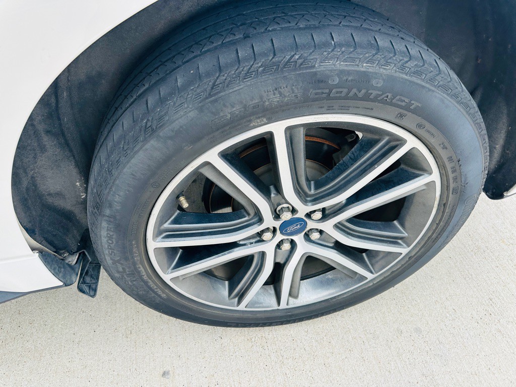 2019 Ford Edge Image 27