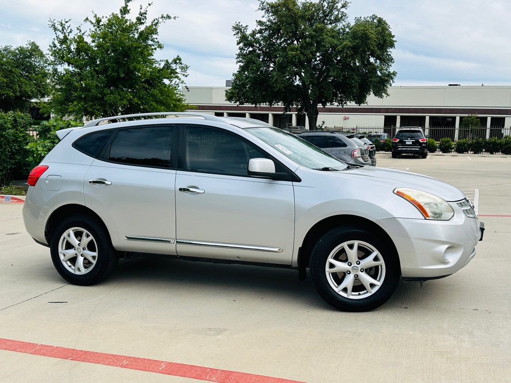2011 Nissan Rogue Image 10