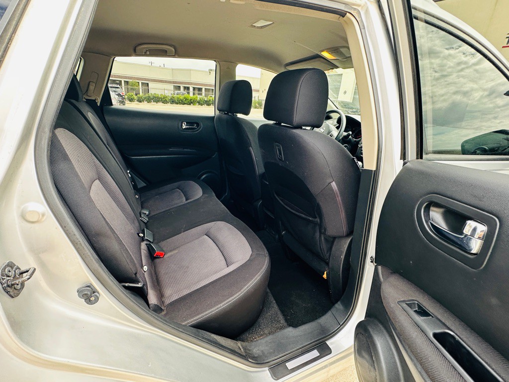 2011 Nissan Rogue Image 22