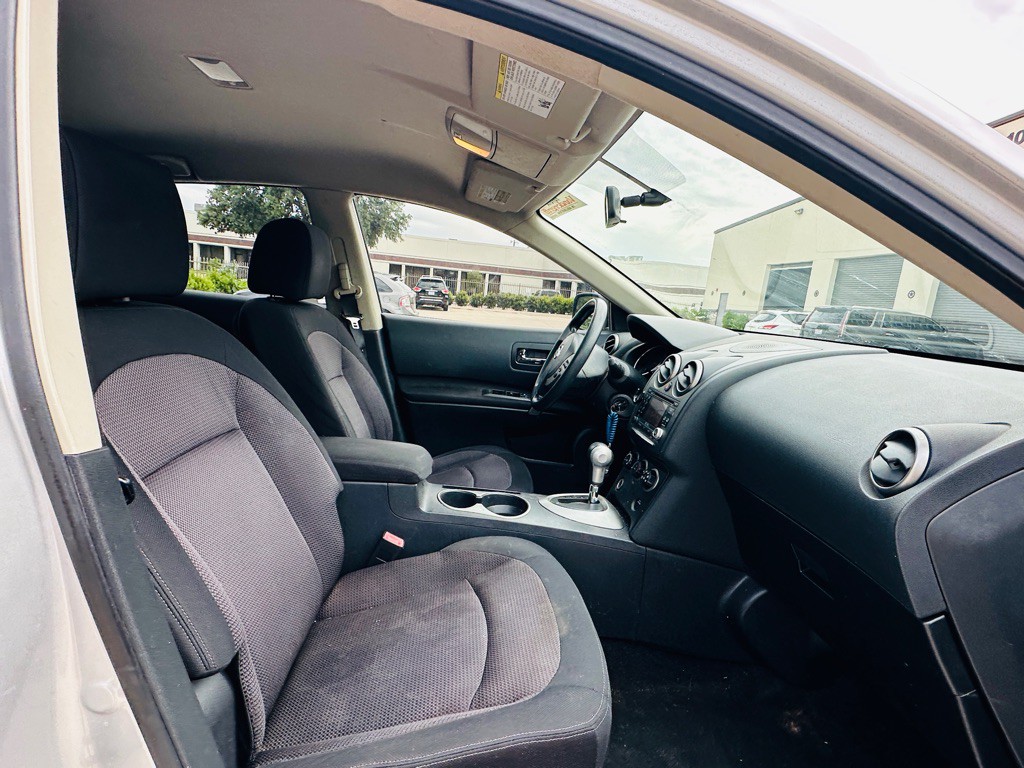 2011 Nissan Rogue Image 25