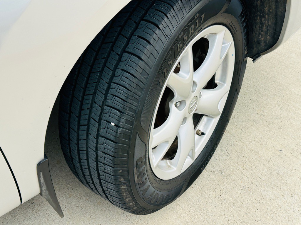 2011 Nissan Rogue Image 26