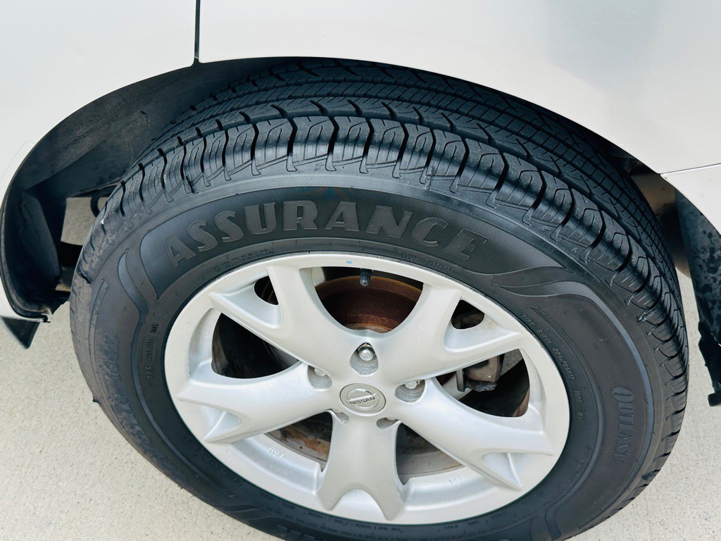 2011 Nissan Rogue Image 28