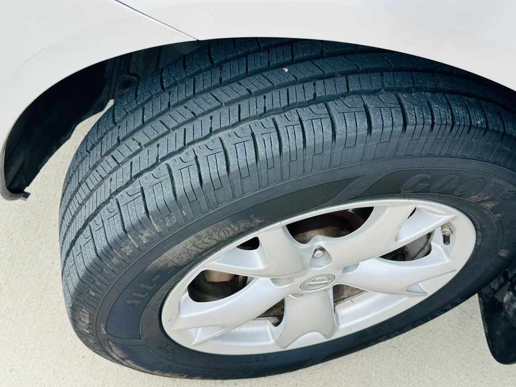 2011 Nissan Rogue Image 29