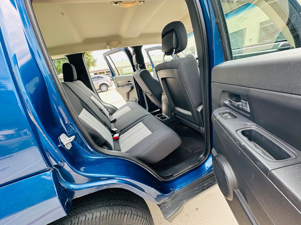 2010 Jeep Liberty Image 18