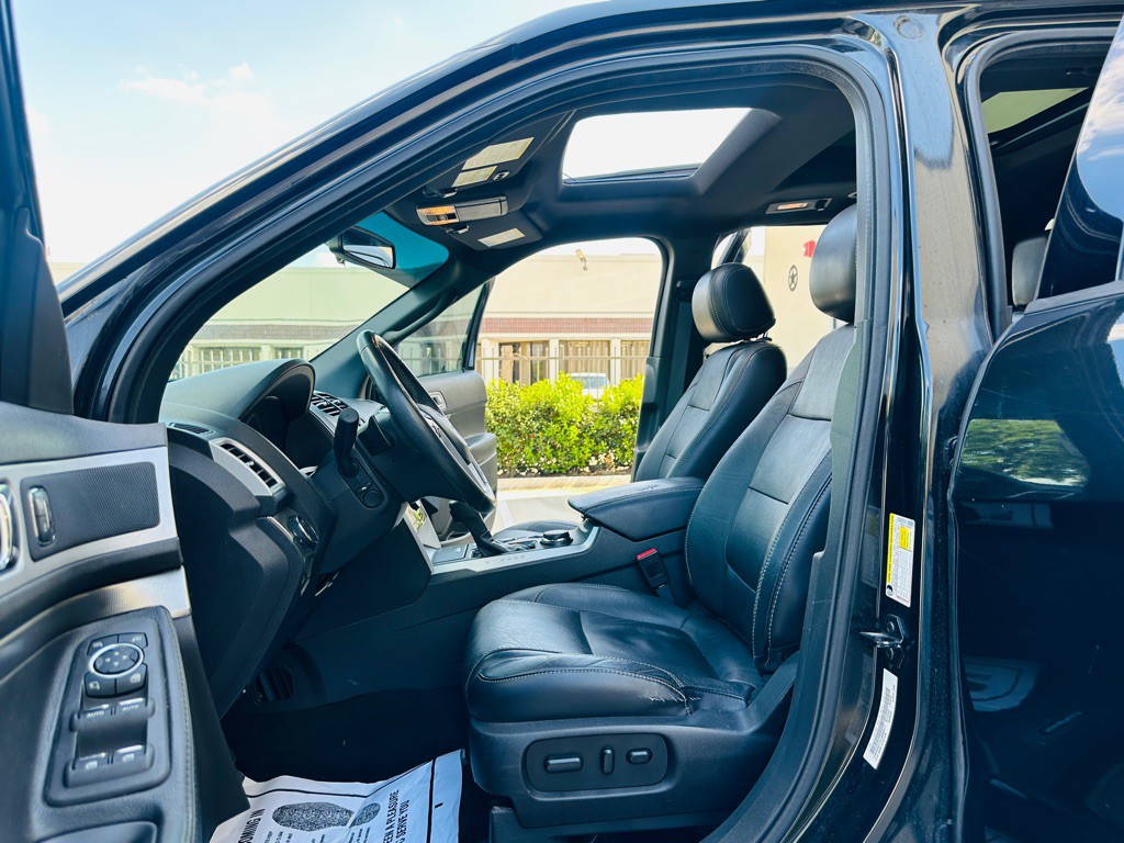 2015 Ford Explorer Image 12