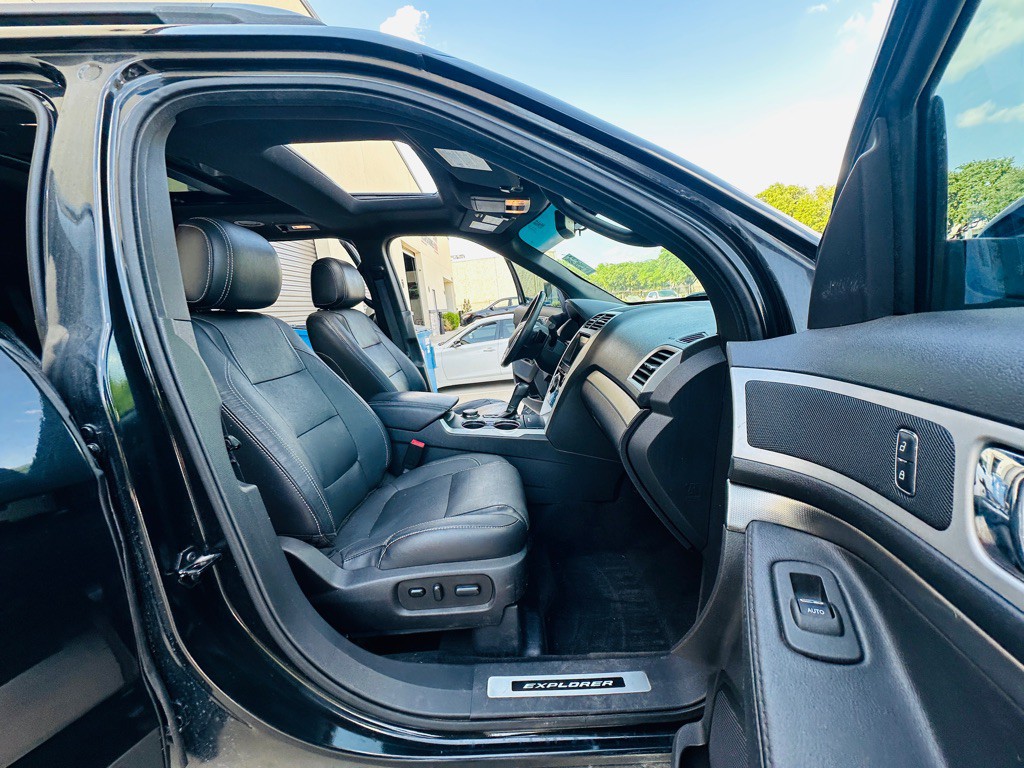 2015 Ford Explorer Image 23