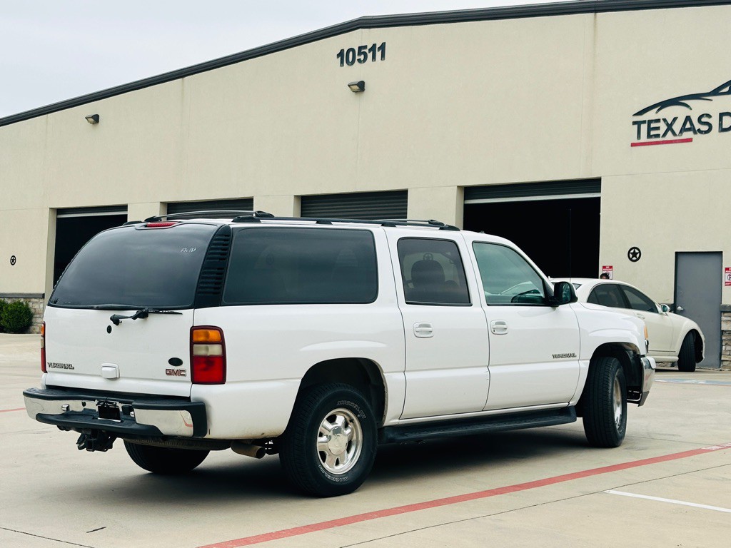 2003 GMC Yukon Image 10
