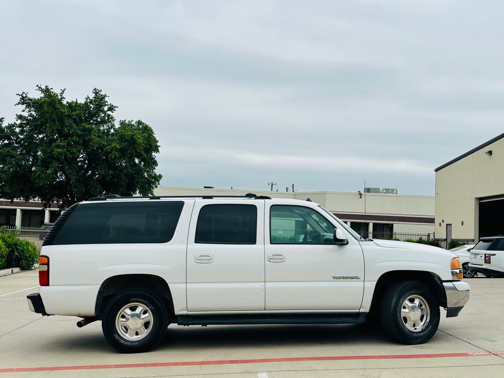 2003 GMC Yukon Image 11