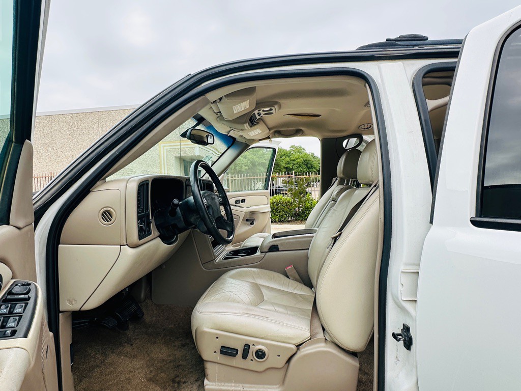 2003 GMC Yukon Image 12