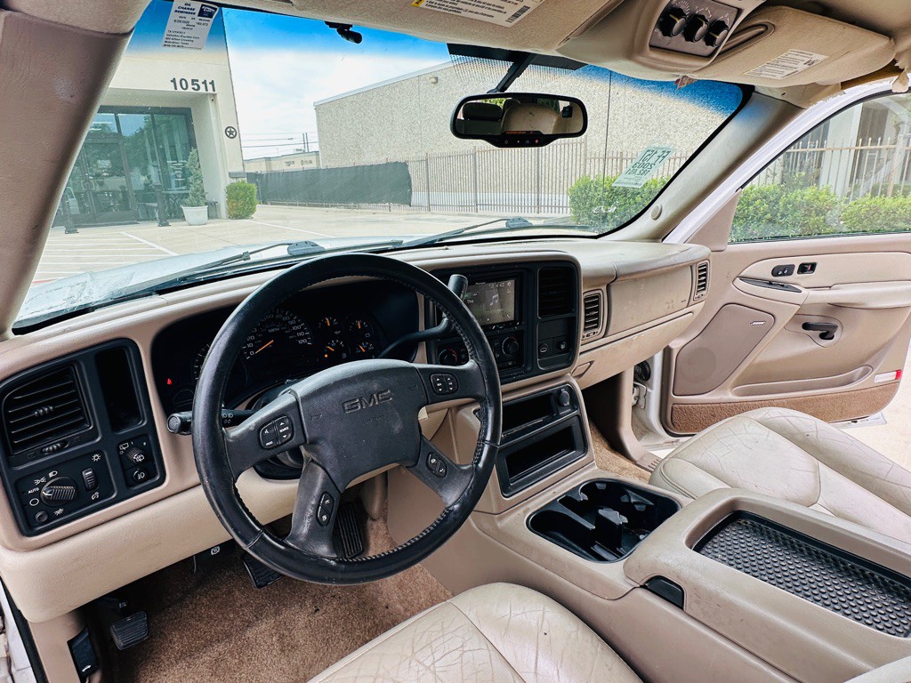 2003 GMC Yukon Image 14