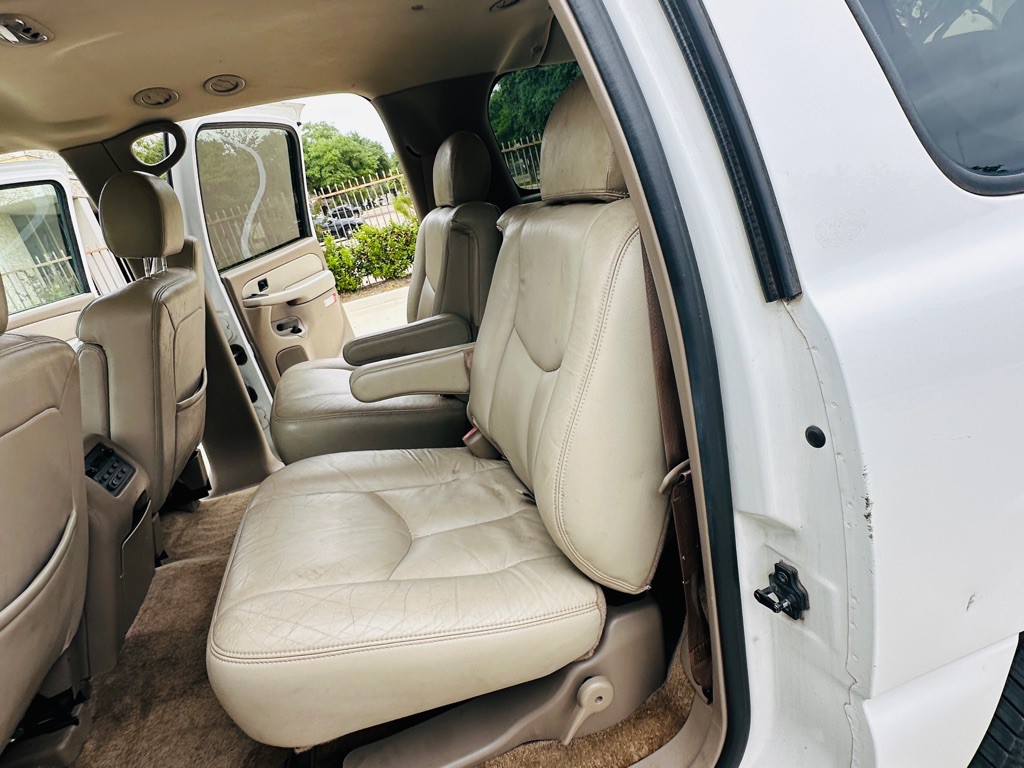 2003 GMC Yukon Image 15