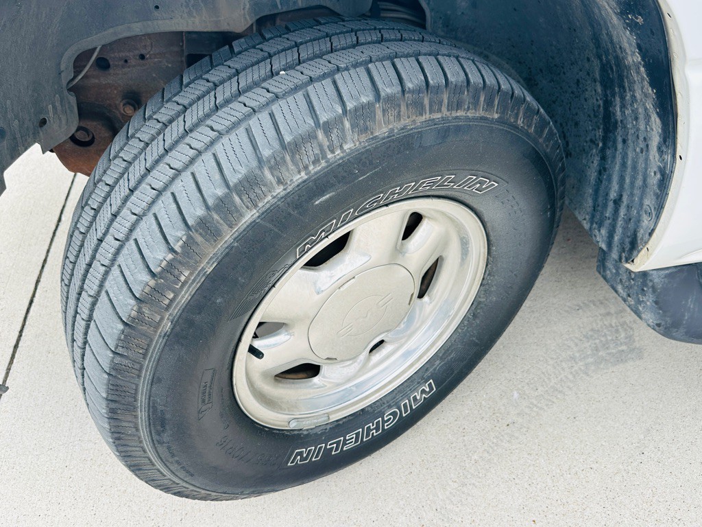 2003 GMC Yukon Image 27