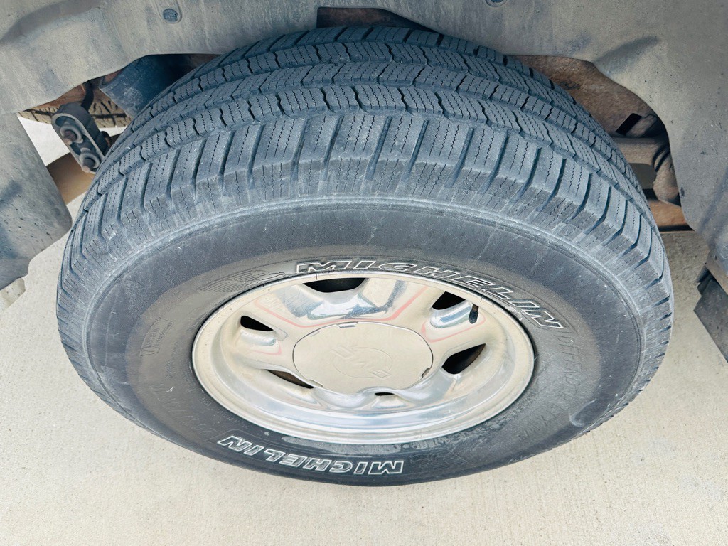 2003 GMC Yukon Image 29