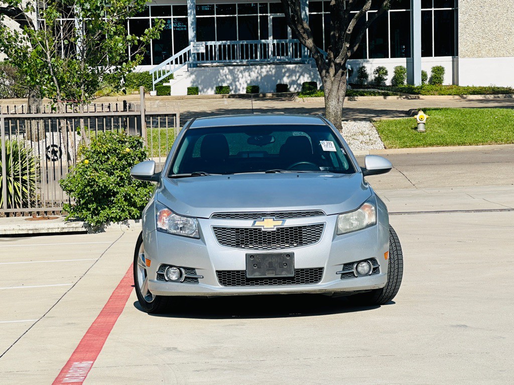 2012 Chevrolet Cruze Image 2