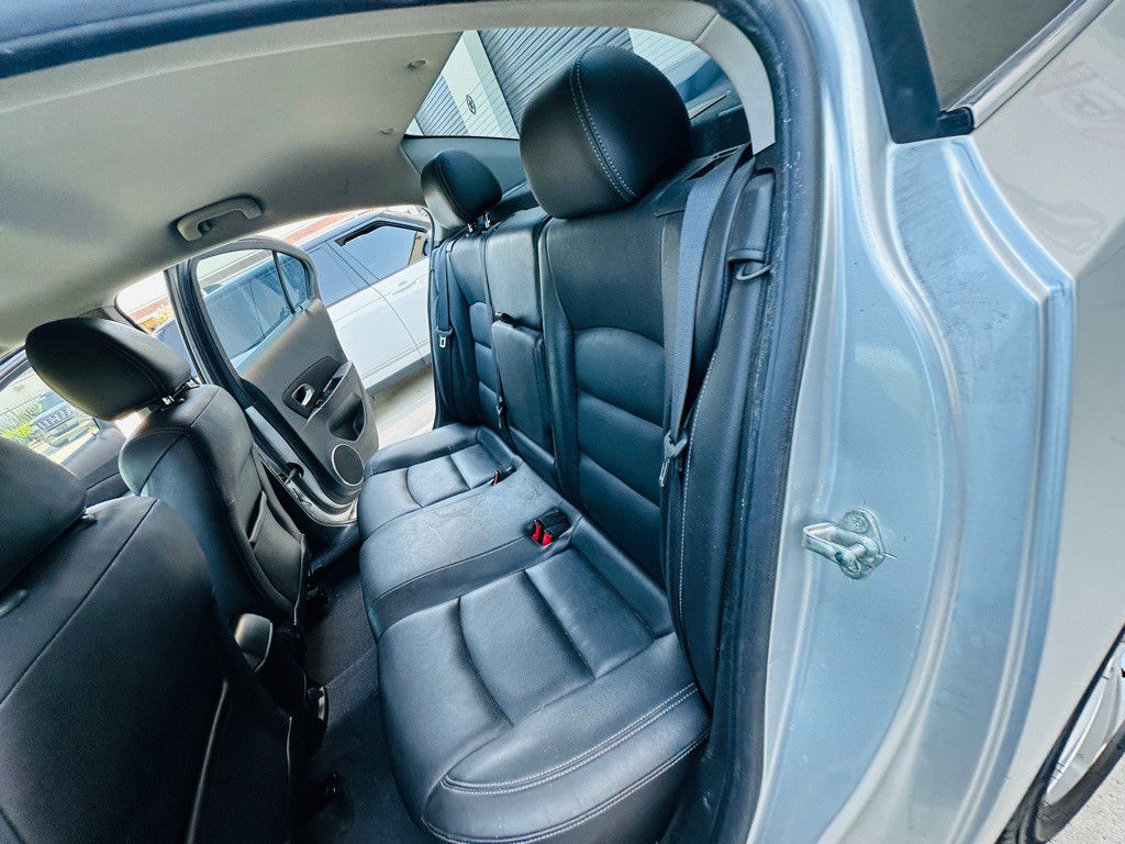 2012 Chevrolet Cruze Image 18
