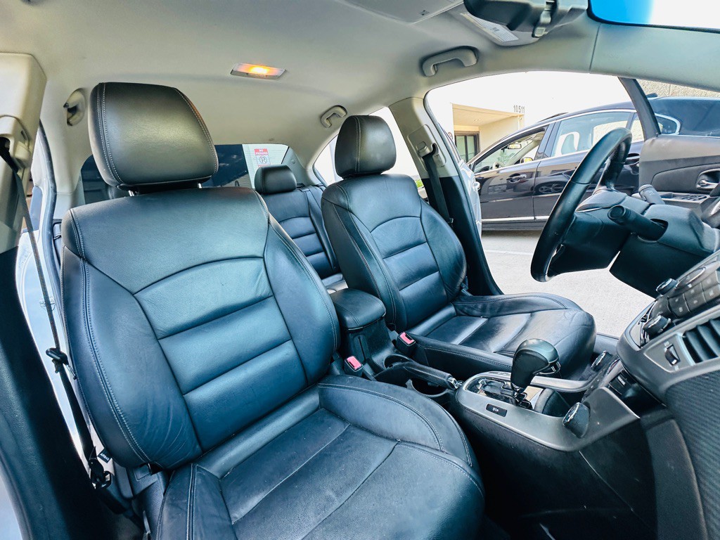 2012 Chevrolet Cruze Image 25