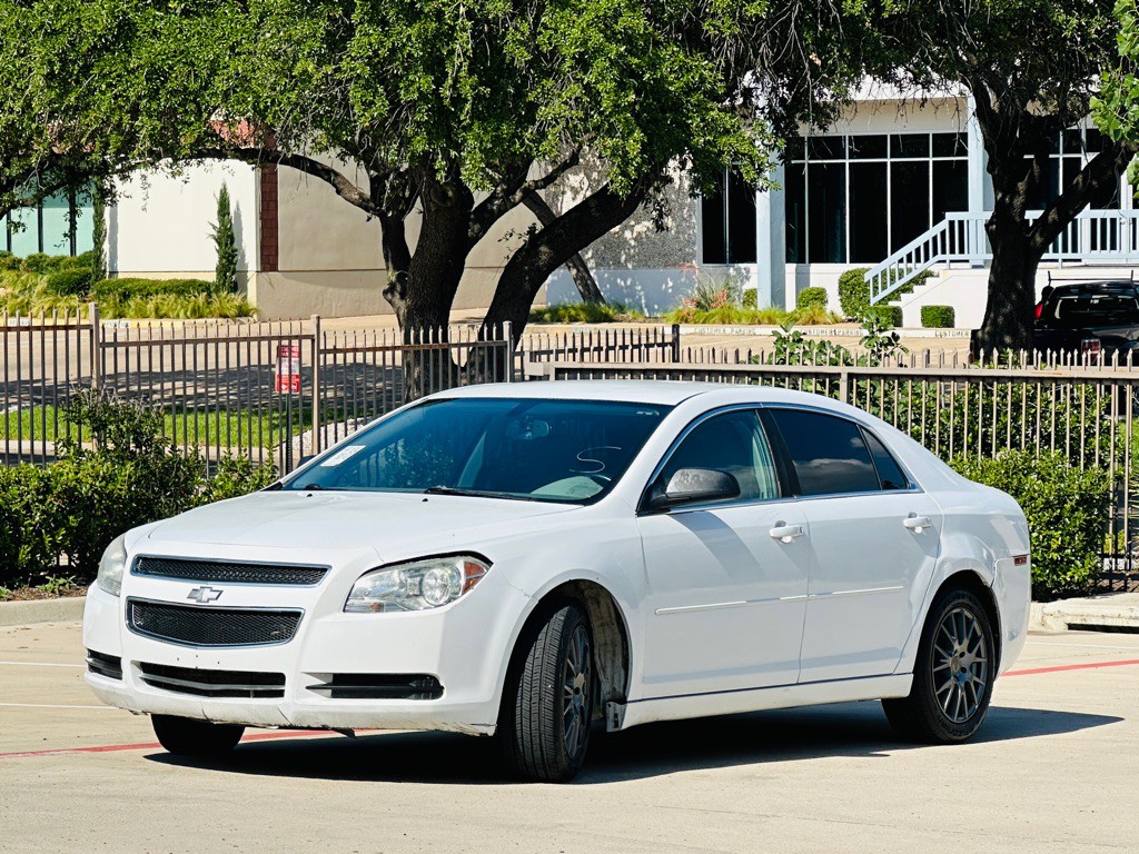 2011 Chevrolet Malibu Image 3