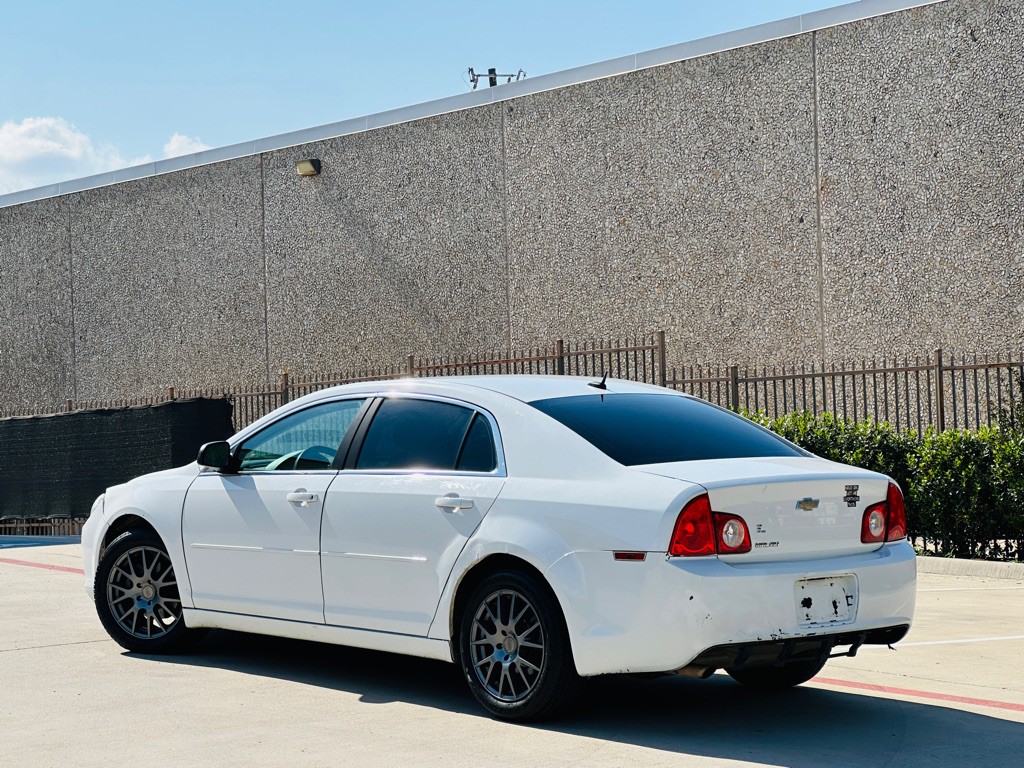 2011 Chevrolet Malibu Image 6