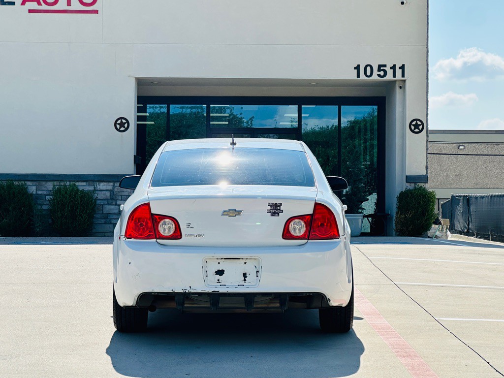 2011 Chevrolet Malibu Image 7