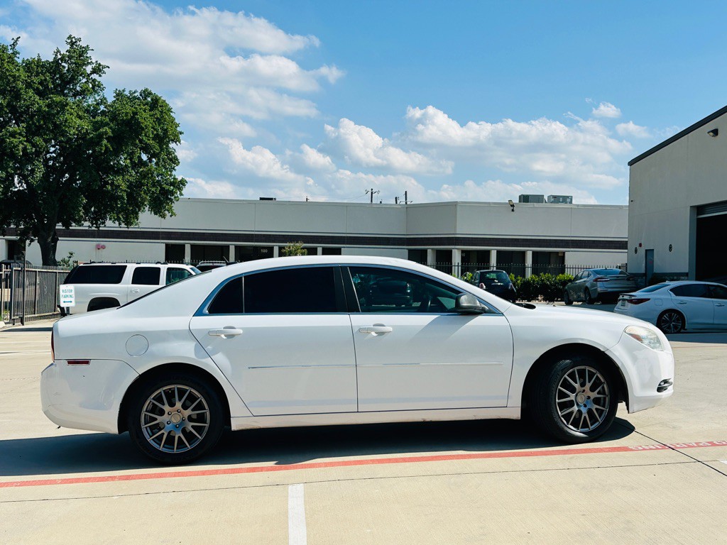 2011 Chevrolet Malibu Image 10