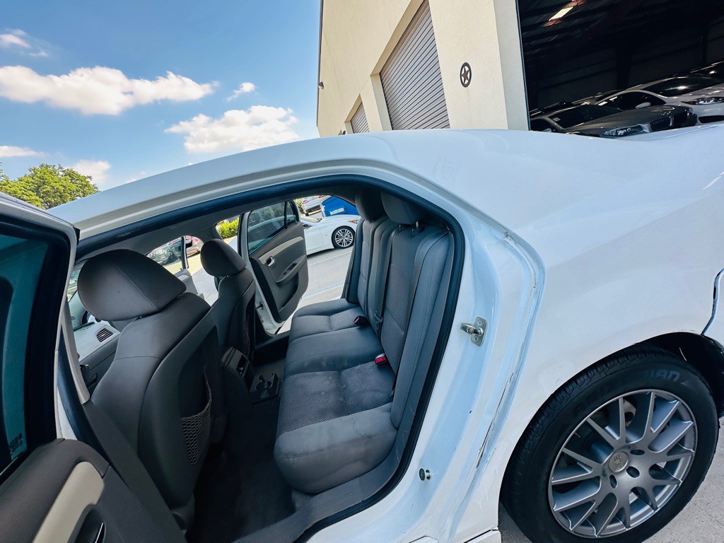 2011 Chevrolet Malibu Image 15