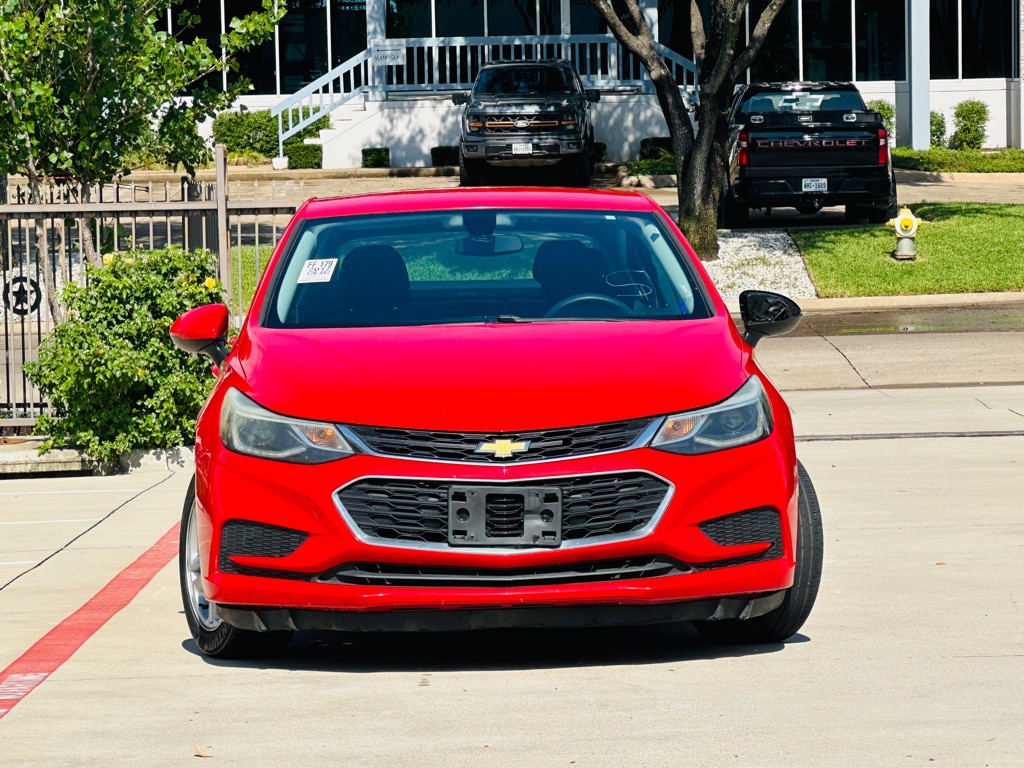 2017 Chevrolet Cruze Image 2