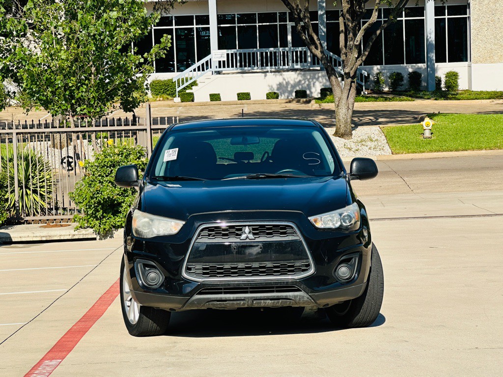 2013 Mitsubishi Outlander Image 2