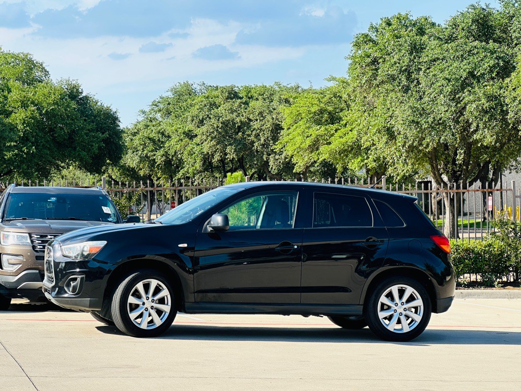 2013 Mitsubishi Outlander Image 4