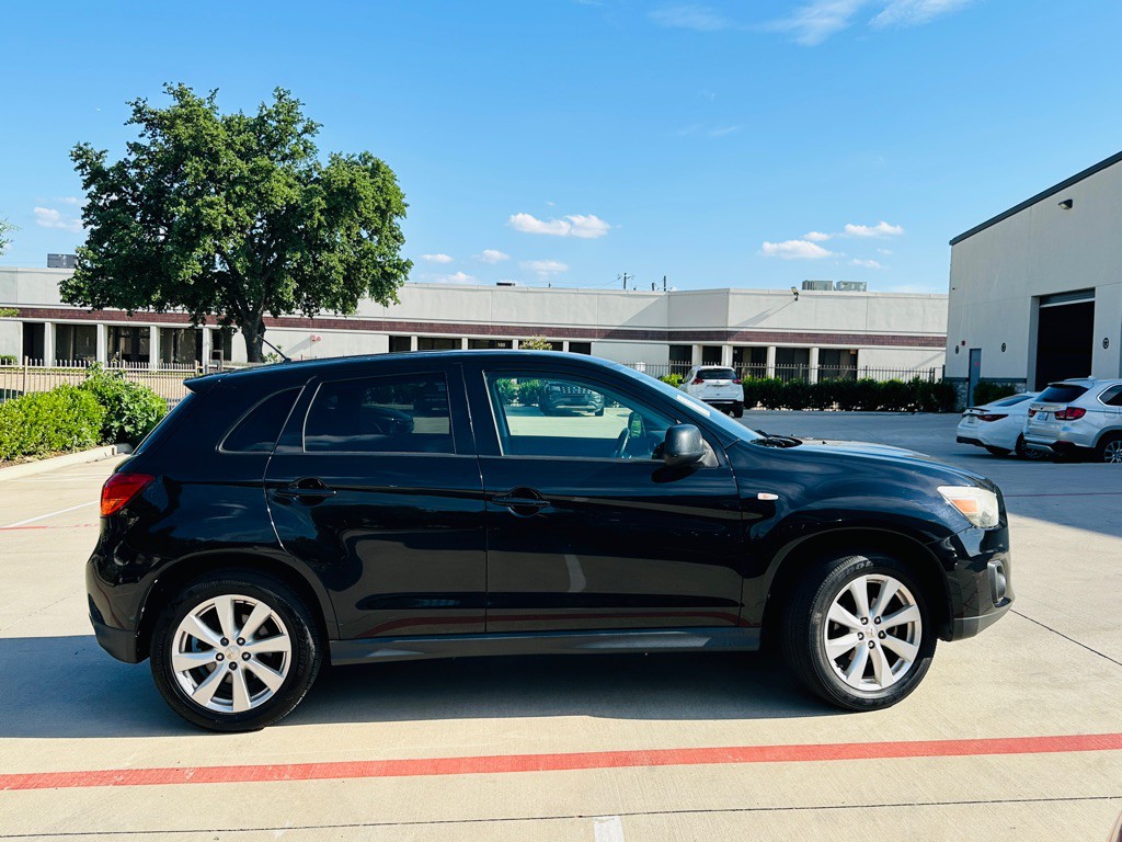 2013 Mitsubishi Outlander Image 9
