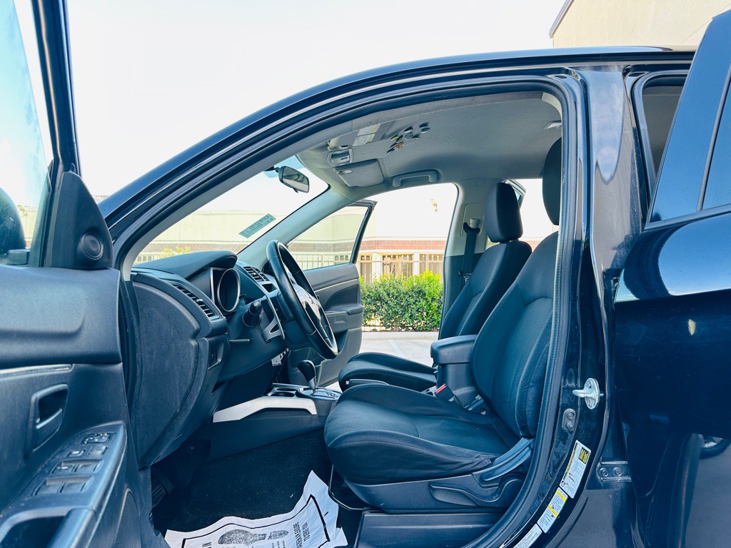 2013 Mitsubishi Outlander Image 10