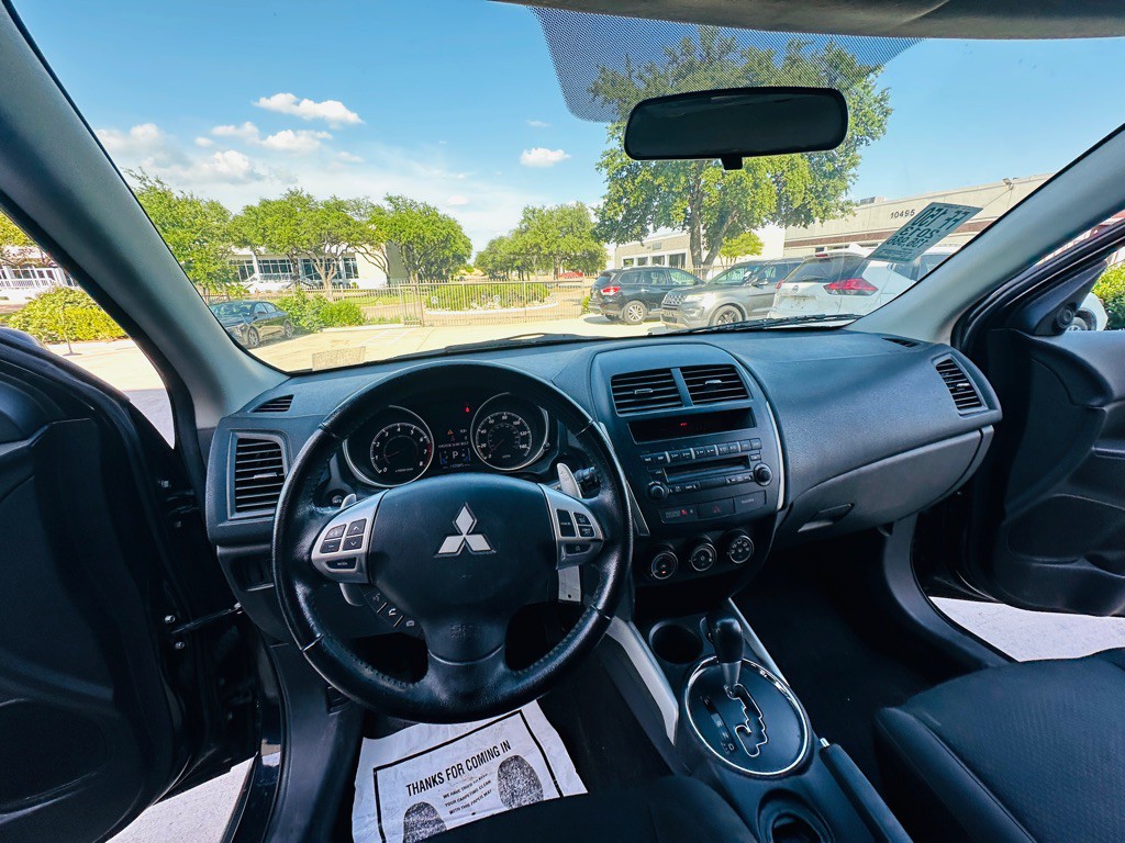 2013 Mitsubishi Outlander Image 13