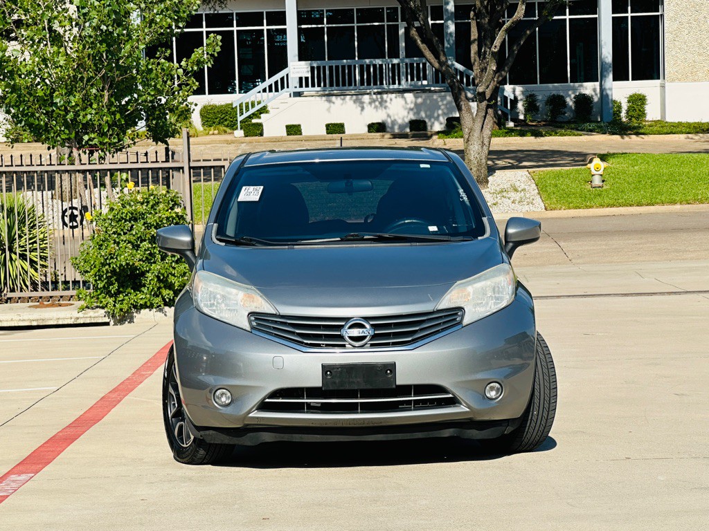 2015 Nissan Versa Image 2