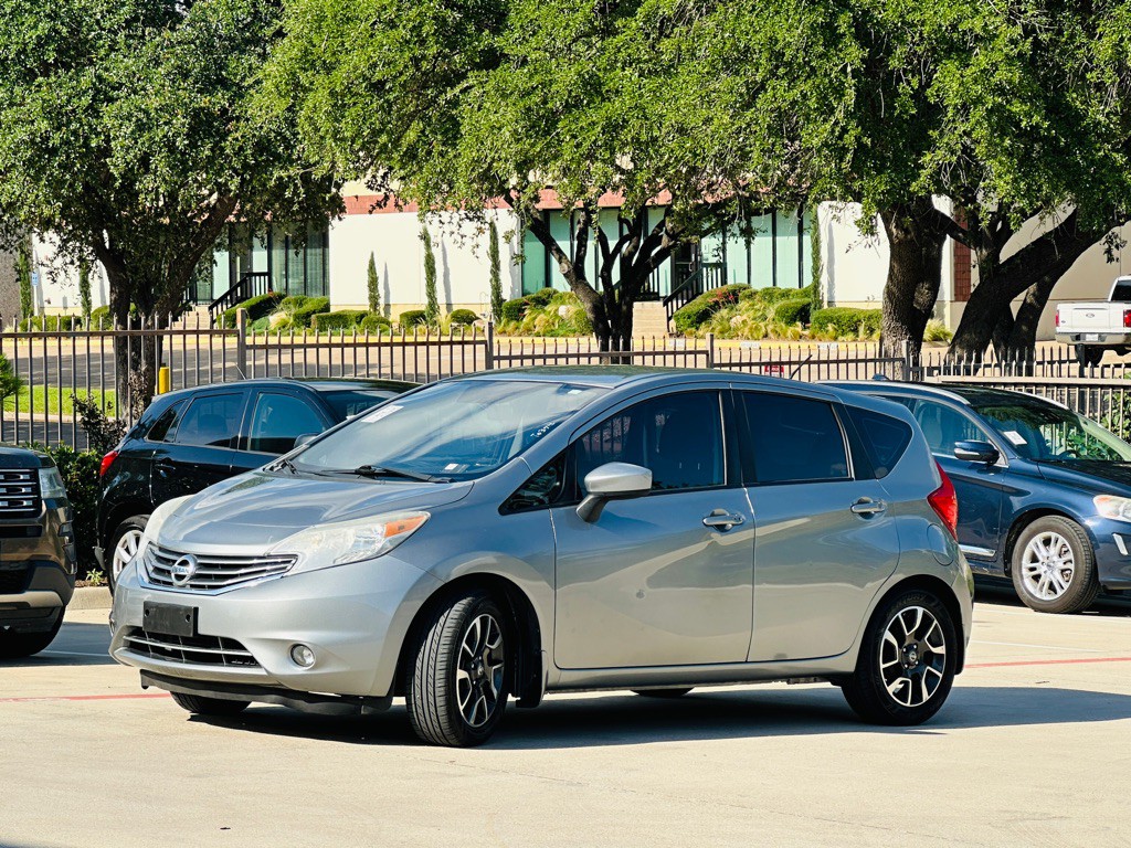2015 Nissan Versa Image 3