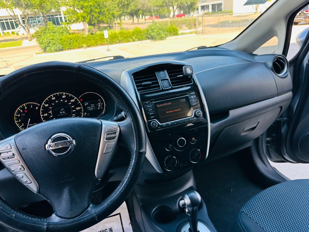 2015 Nissan Versa Image 13