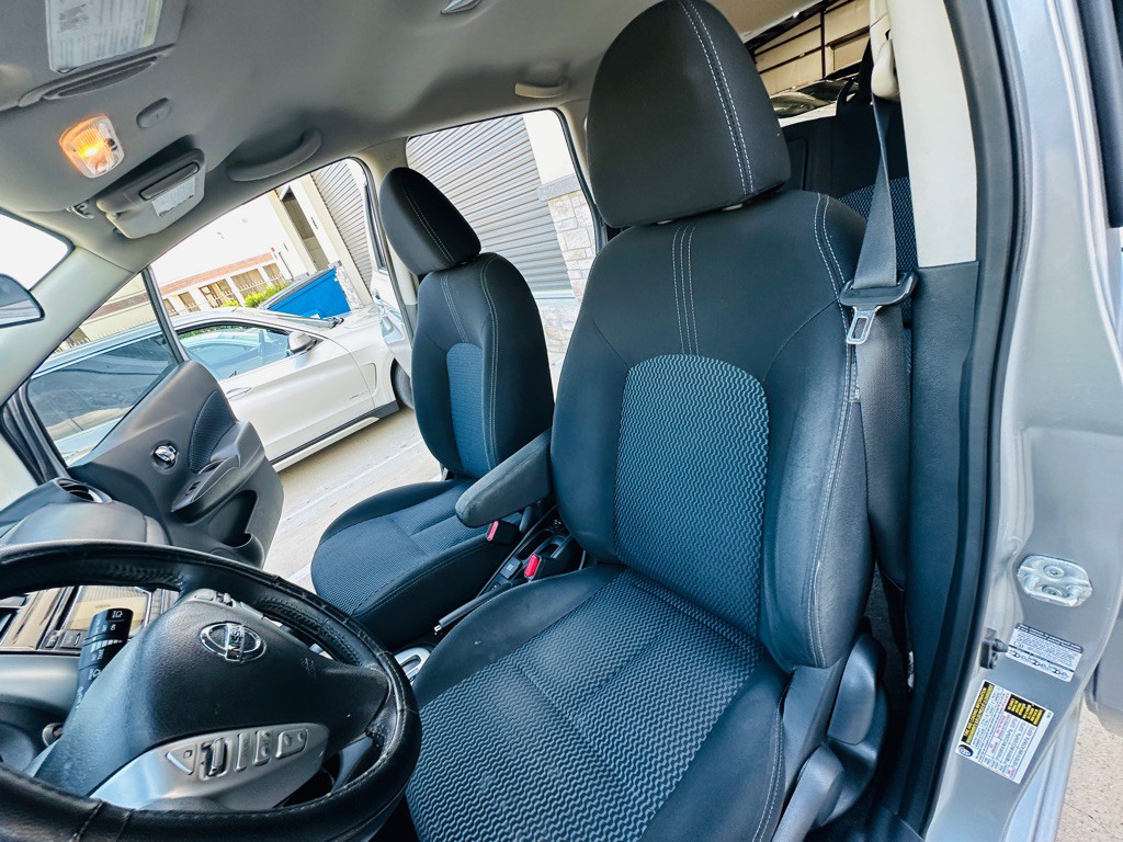 2015 Nissan Versa Image 14