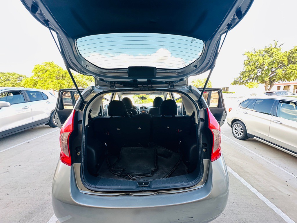 2015 Nissan Versa Image 18