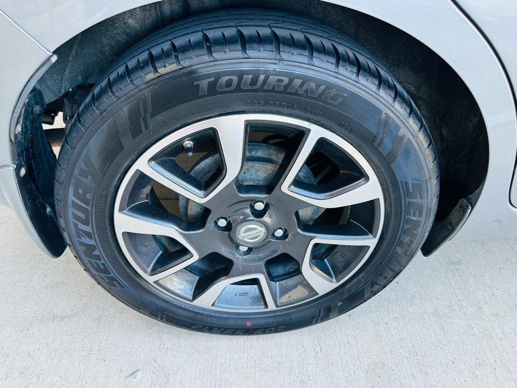 2015 Nissan Versa Image 29