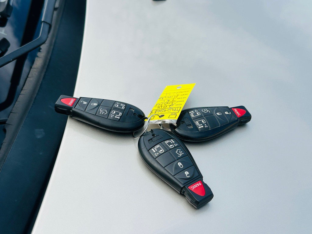 2014 Chrysler Town & Country Image 28
