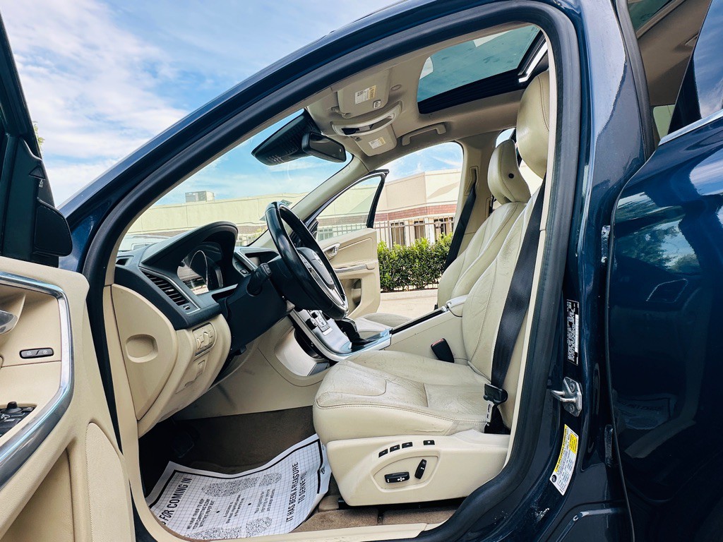 2015 Volvo XC60 Image 10