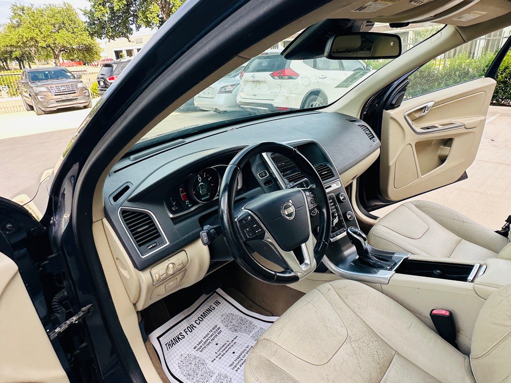 2015 Volvo XC60 Image 11