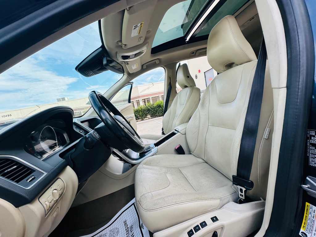 2015 Volvo XC60 Image 12