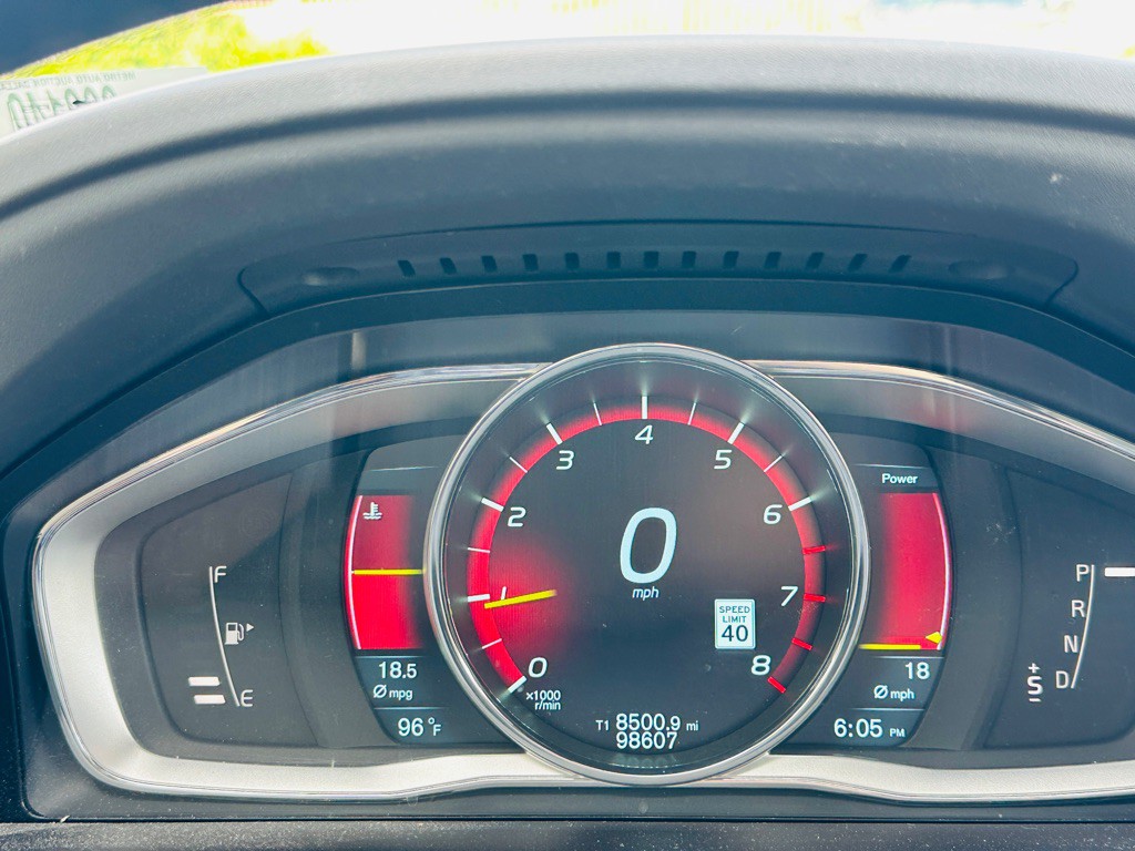 2015 Volvo XC60 Image 24