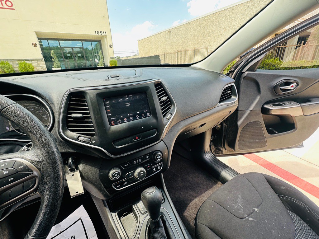 2019 Jeep Cherokee Image 15